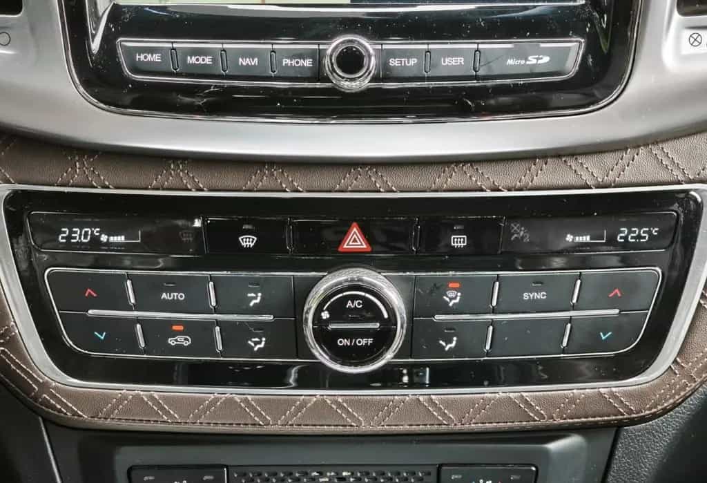 Ssangyong REXTON 2.2 Diesel e-XDi 220 Sapphire 4WD AT 06/2022-photo-15
