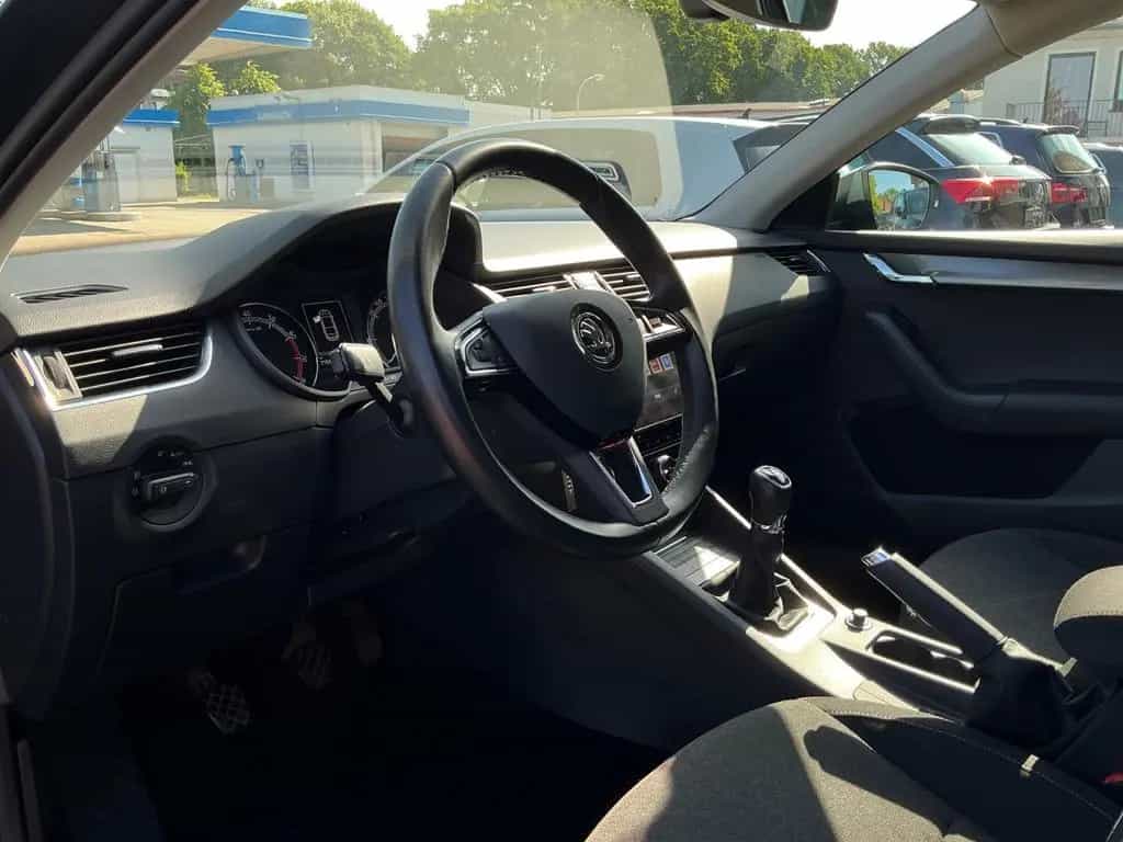 Skoda Octavia Soleil 1.0 TSI SHZ BT AHK NAVI Kamera 08/2019-photo-10