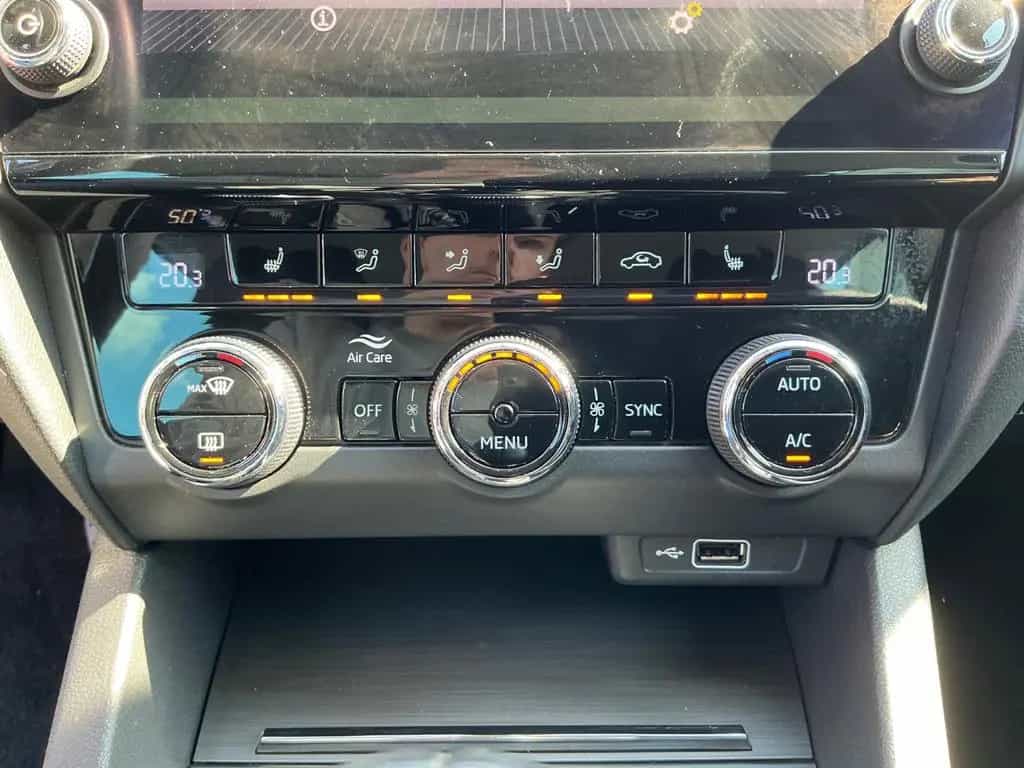 Skoda Octavia Soleil 1.0 TSI SHZ BT AHK NAVI Kamera 08/2019-photo-19