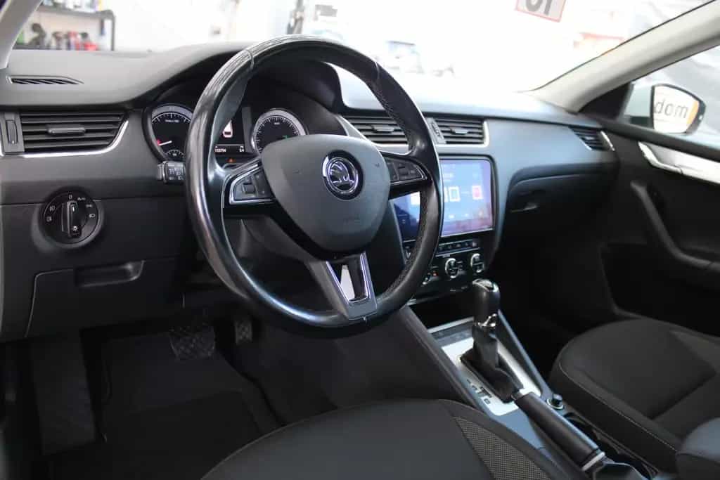 Skoda Octavia Combi*Automatik*Inspektion Neu*Kamera* 07/2017-photo-11