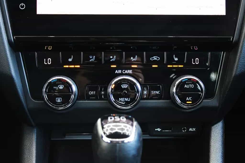 Skoda Octavia Combi*Automatik*Inspektion Neu*Kamera* 07/2017-photo-20