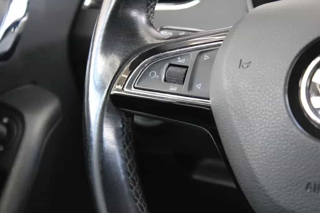 Skoda Octavia Combi*Automatik*Inspektion Neu*Kamera* 07/2017-photo-24
