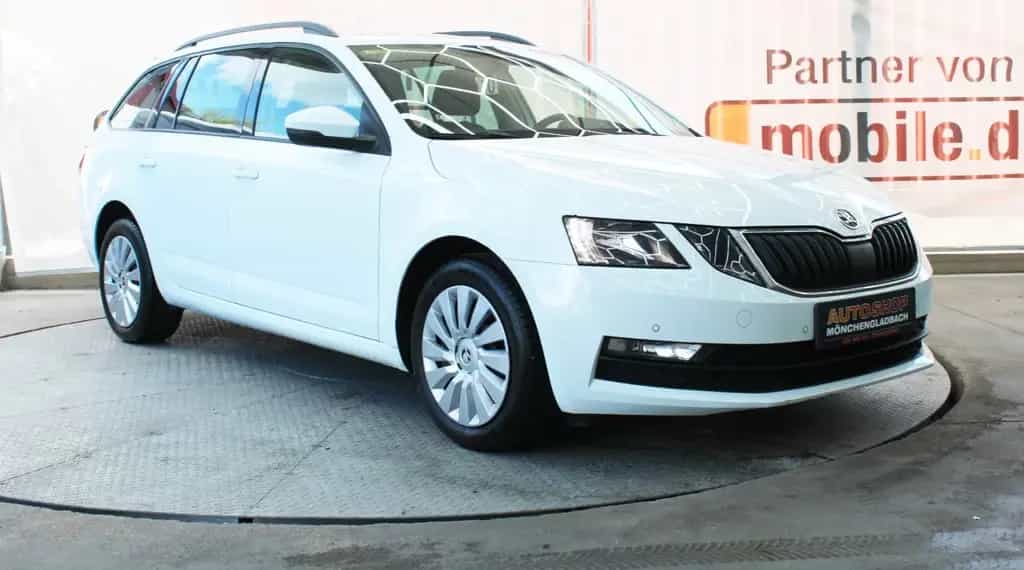 Skoda Octavia Combi*Automatik*Inspektion Neu*Kamera* 07/2017-photo-6