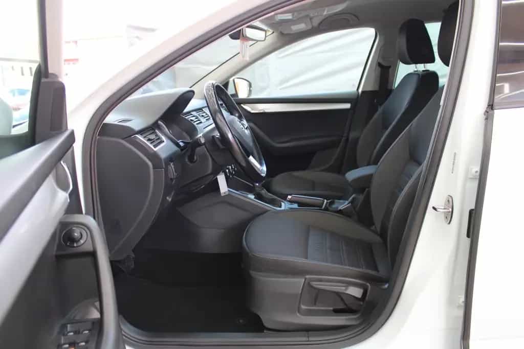 Skoda Octavia Combi*Automatik*Inspektion Neu*Kamera* 07/2017-photo-8