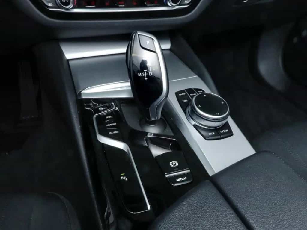 BMW 520 d TG Alarm LiveCockpitProfessional DAB 01/2022-photo-10