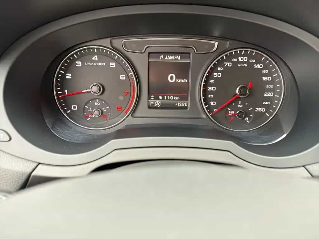 Audi Q3 S-line design Sportpaket AHK-klappbar Leder S 07/2018-photo-17