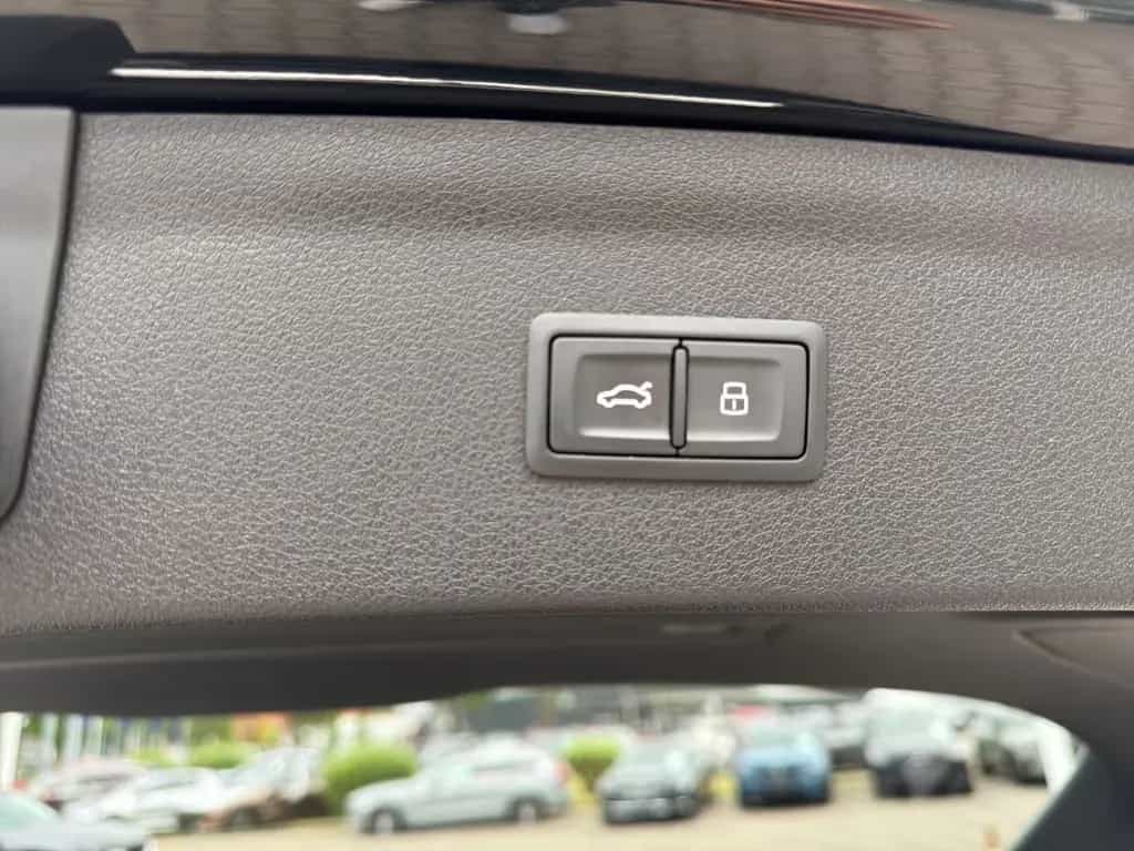 Audi Q3 S-line design Sportpaket AHK-klappbar Leder S 07/2018-photo-20