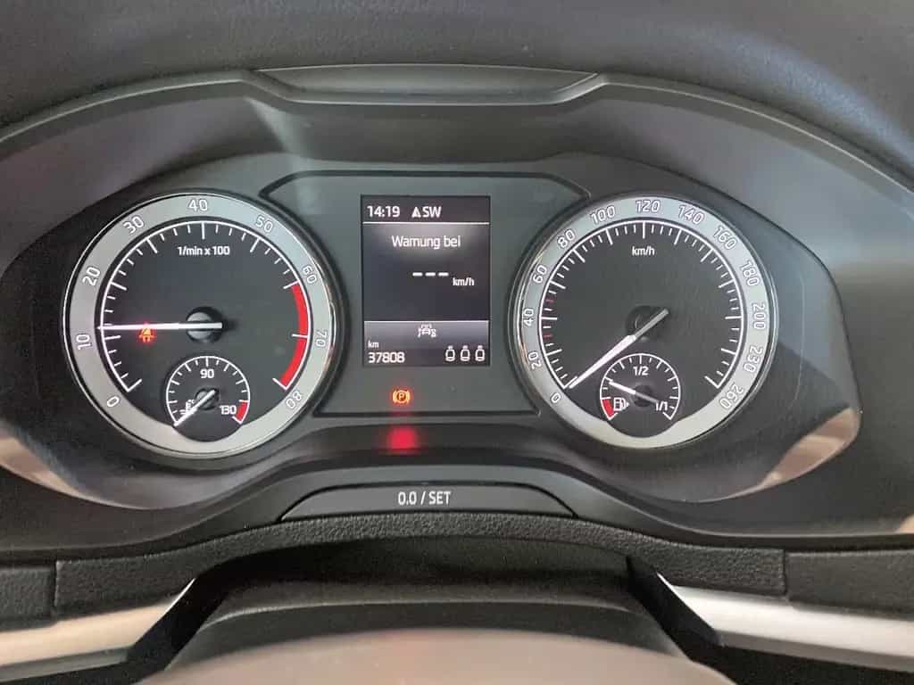 Skoda Karoq Clever 1.5 AHK+NAVI+PDC+SHZ+KAMERA+BT+LED 03/2022-photo-10