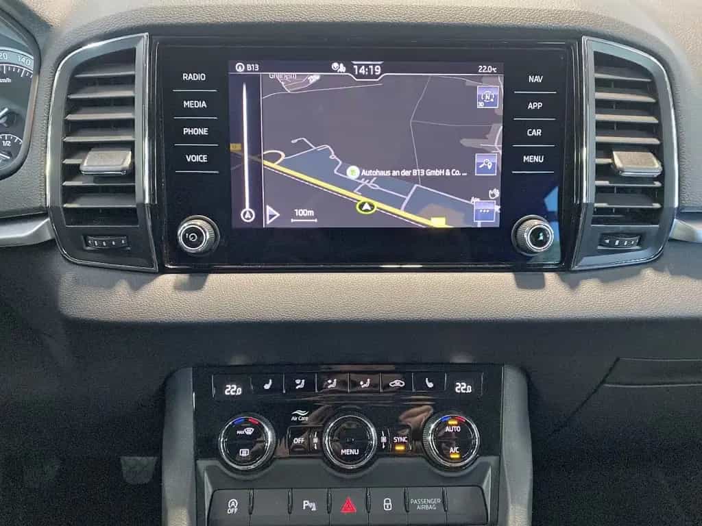 Skoda Karoq Clever 1.5 AHK+NAVI+PDC+SHZ+KAMERA+BT+LED 03/2022-photo-12