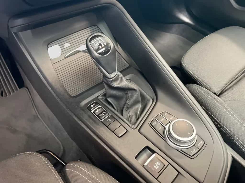 BMW X1 sDrive18d Navi Parkassist Pano.Dach LED 03/2022-photo-13