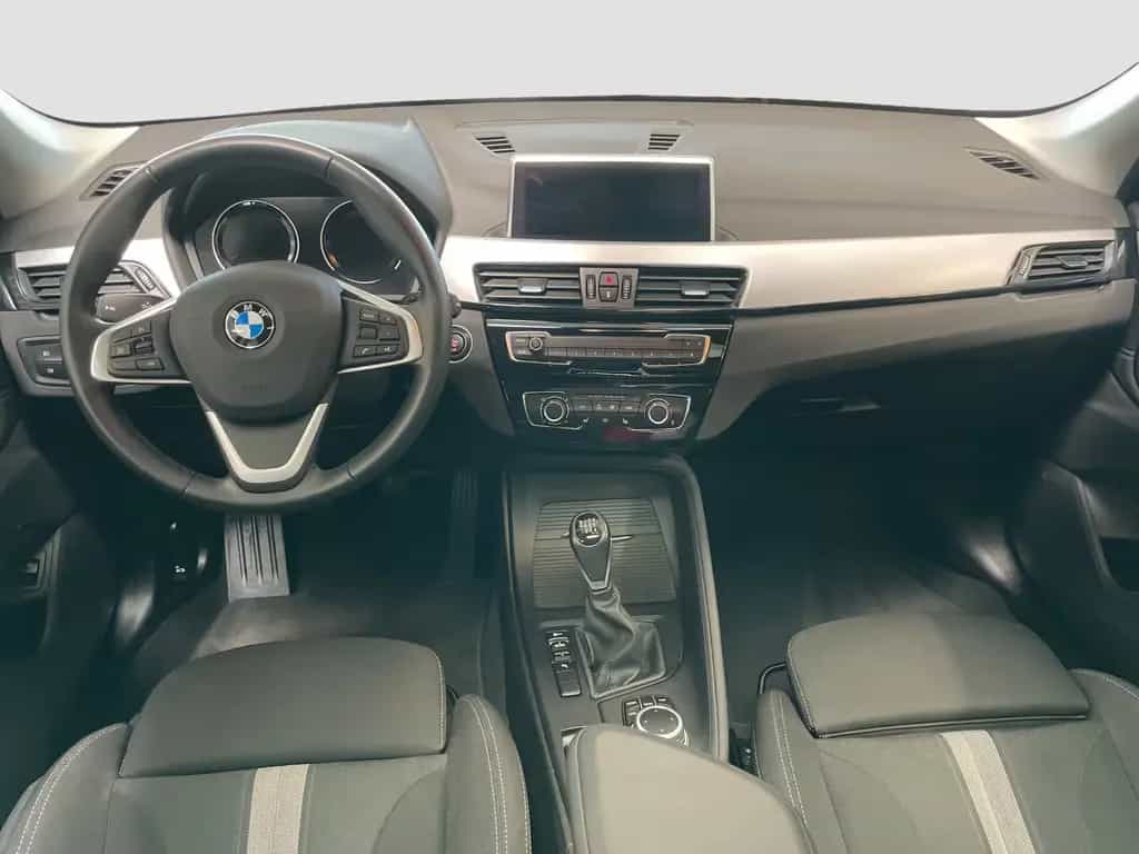 BMW X1 sDrive18d Navi Parkassist Pano.Dach LED 03/2022-photo-8