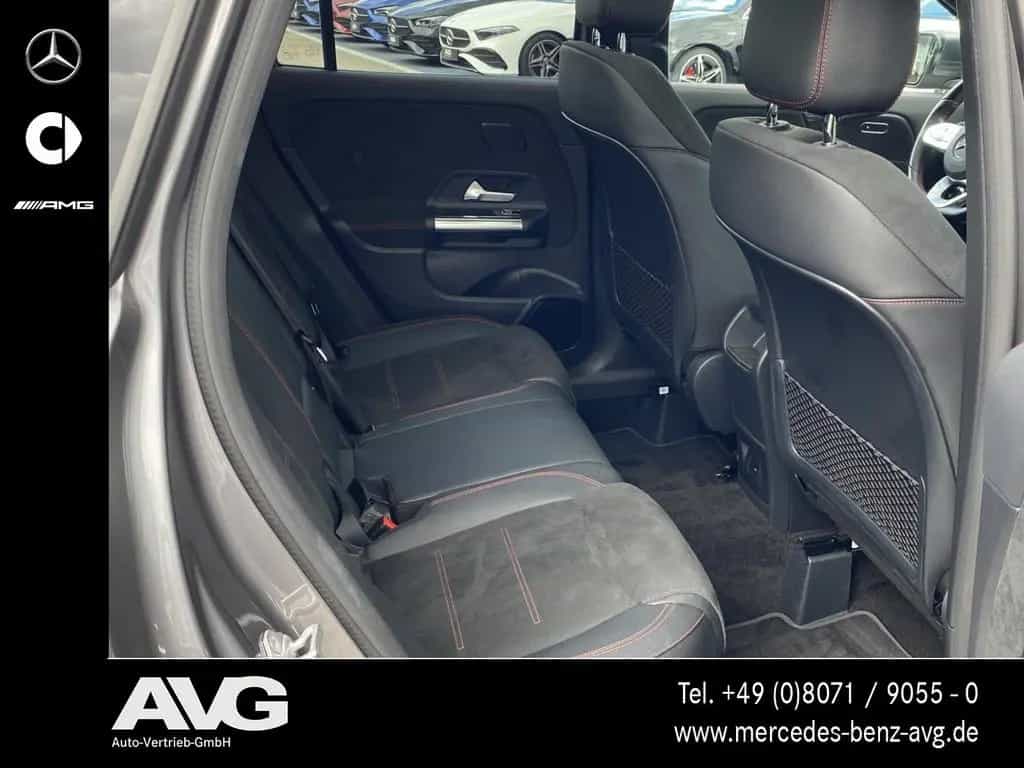 Mercedes-Benz GLA 250 4M AMG-Line PANO AHK RFK LED MBUX SHZ 12/2020-photo-17