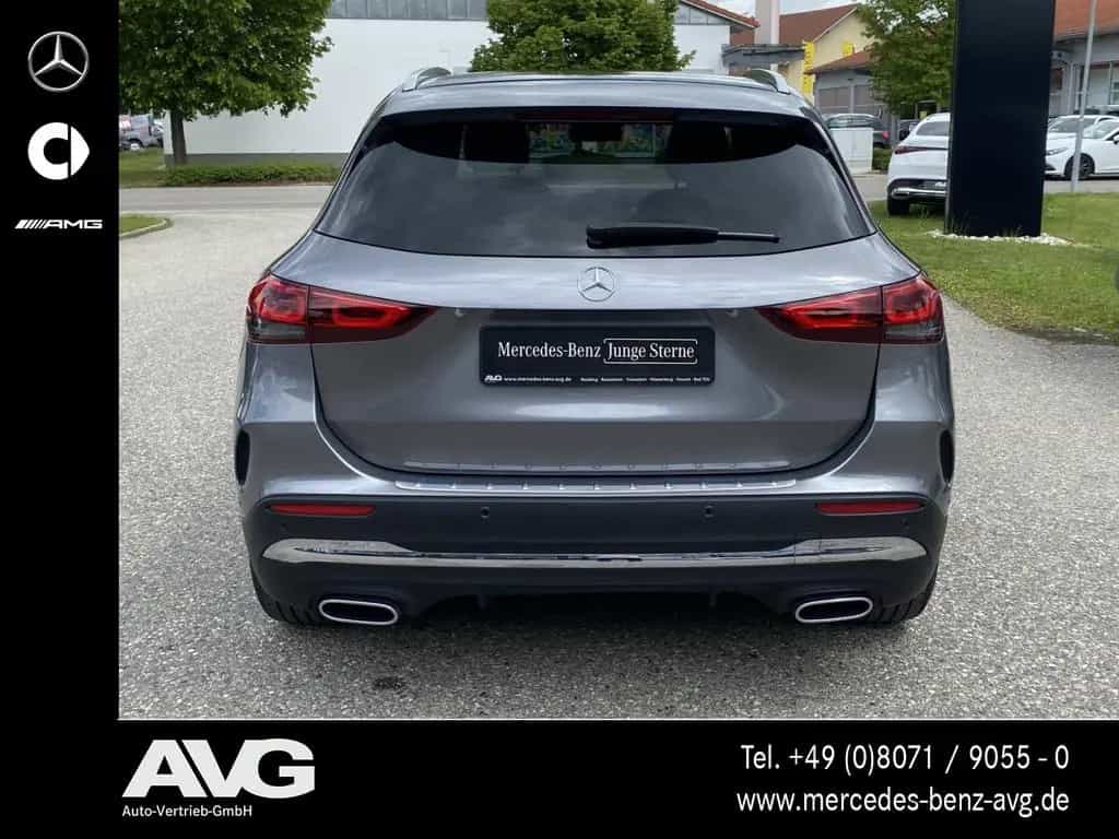 Mercedes-Benz GLA 250 4M AMG-Line PANO AHK RFK LED MBUX SHZ 12/2020-photo-4