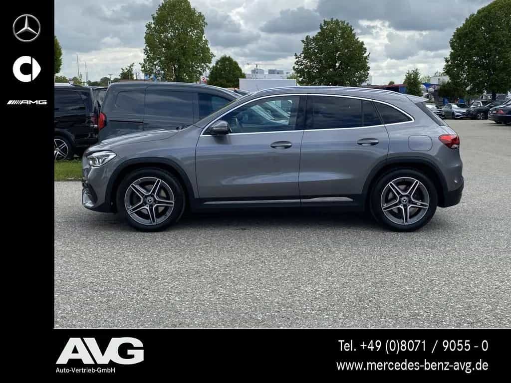 Mercedes-Benz GLA 250 4M AMG-Line PANO AHK RFK LED MBUX SHZ 12/2020-photo-6