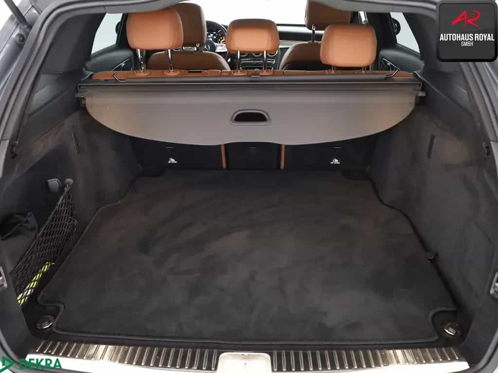 Mercedes-Benz C 300 T 3x AMG PANO,KEYLESS,KAMERA,CARPLAY,SH 07/2019-photo-12