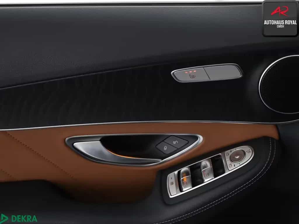 Mercedes-Benz C 300 T 3x AMG PANO,KEYLESS,KAMERA,CARPLAY,SH 07/2019-photo-13