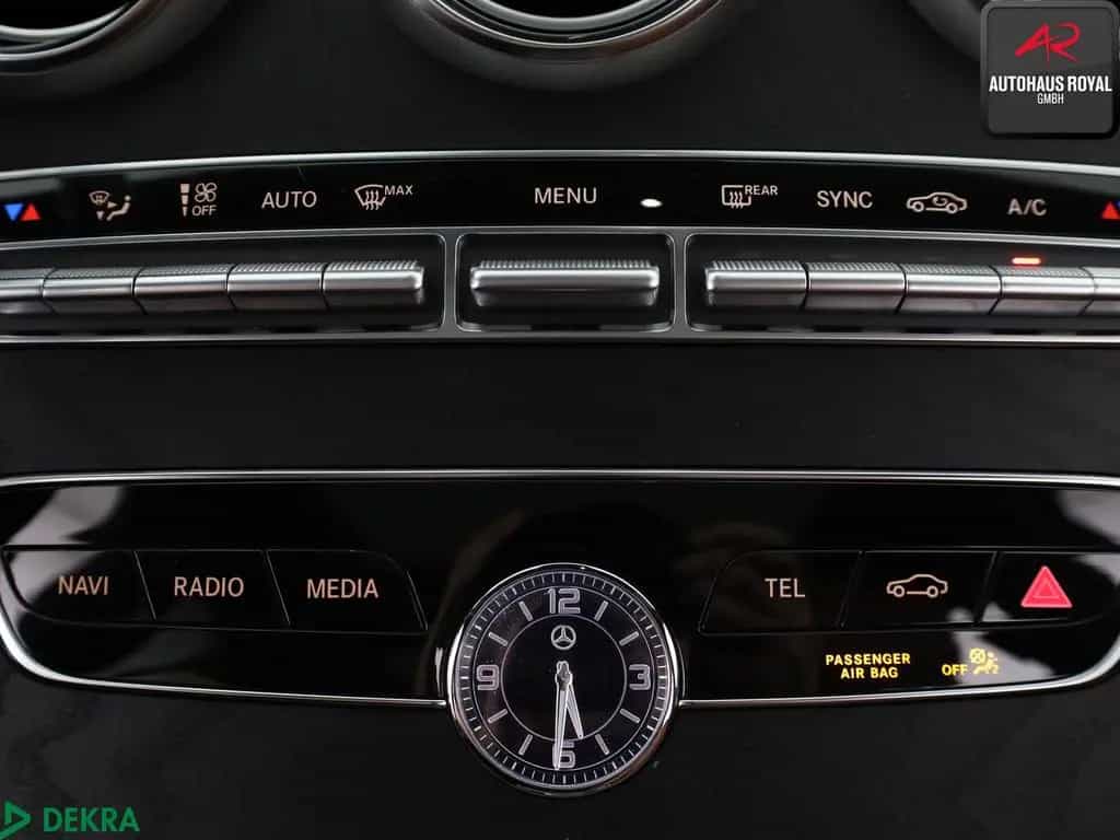 Mercedes-Benz C 300 T 3x AMG PANO,KEYLESS,KAMERA,CARPLAY,SH 07/2019-photo-20
