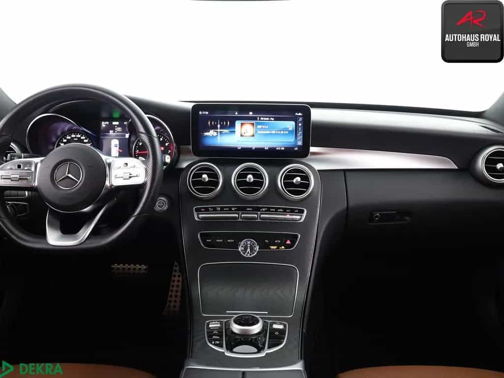 Mercedes-Benz C 300 T 3x AMG PANO,KEYLESS,KAMERA,CARPLAY,SH 07/2019-photo-9