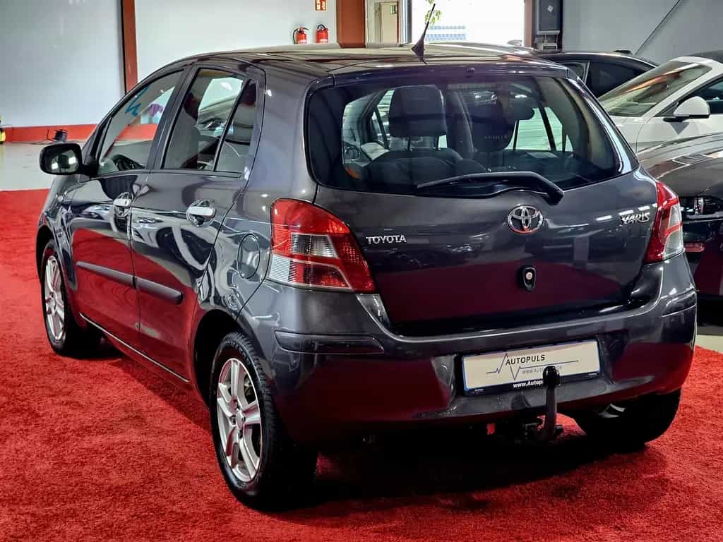 Toyota Yaris Life*KLIMAAUTOMATIK*AUTOMATIK*4/5 Türig 06/2010-photo-12