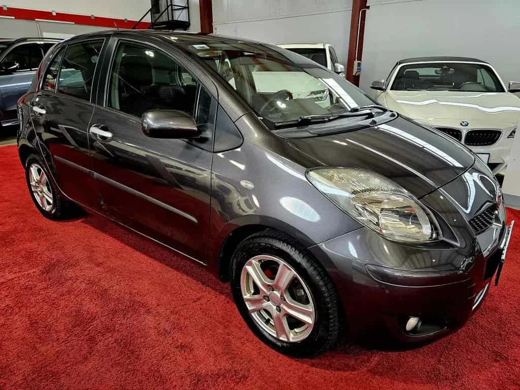 Toyota Yaris Life*KLIMAAUTOMATIK*AUTOMATIK*4/5 Türig 06/2010-photo-17