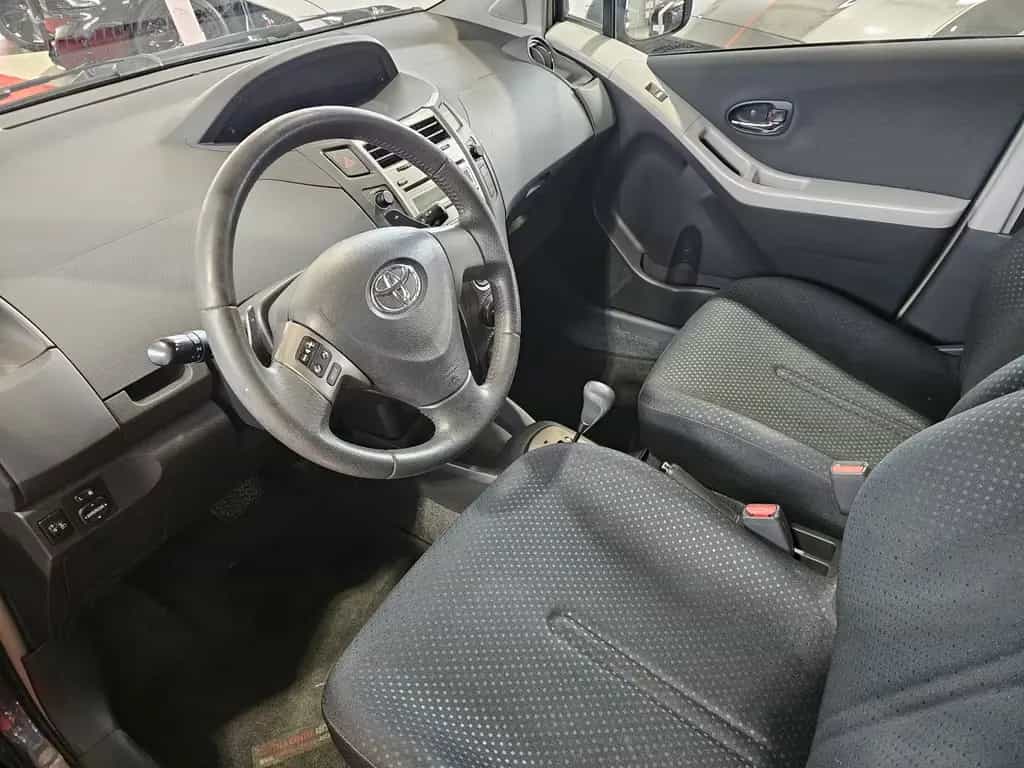 Toyota Yaris Life*KLIMAAUTOMATIK*AUTOMATIK*4/5 Türig 06/2010-photo-3