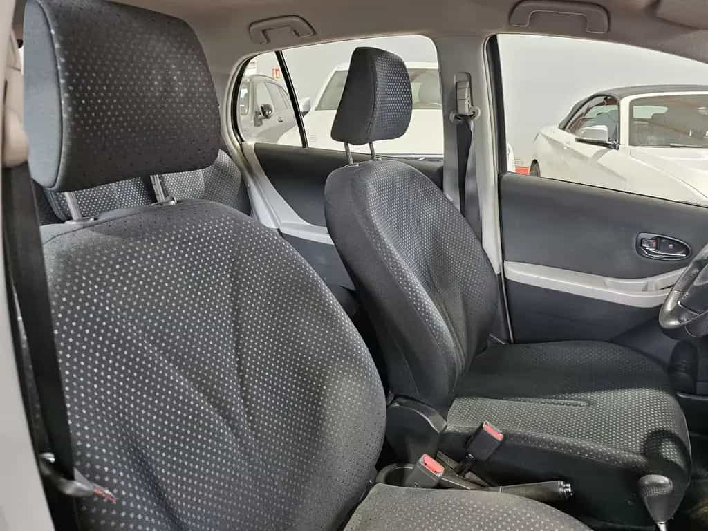Toyota Yaris Life*KLIMAAUTOMATIK*AUTOMATIK*4/5 Türig 06/2010-photo-6