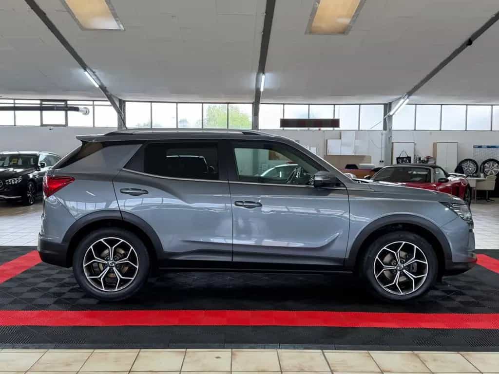 Ssangyong Korando 1.6 e-XDi Diesel 2WD*LEDER*KAMERA* 01/2020-photo-3