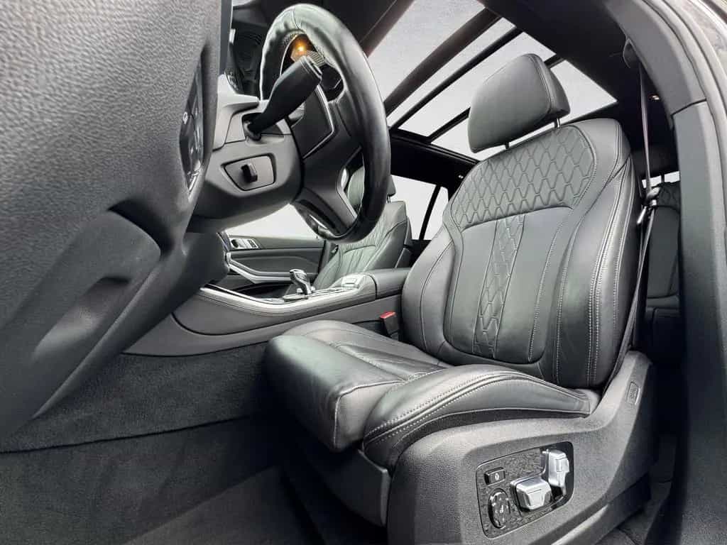 BMW X5 M50 i Laser Pano DrivAssProf Standheiz AHK3,5t 05/2022-photo-11