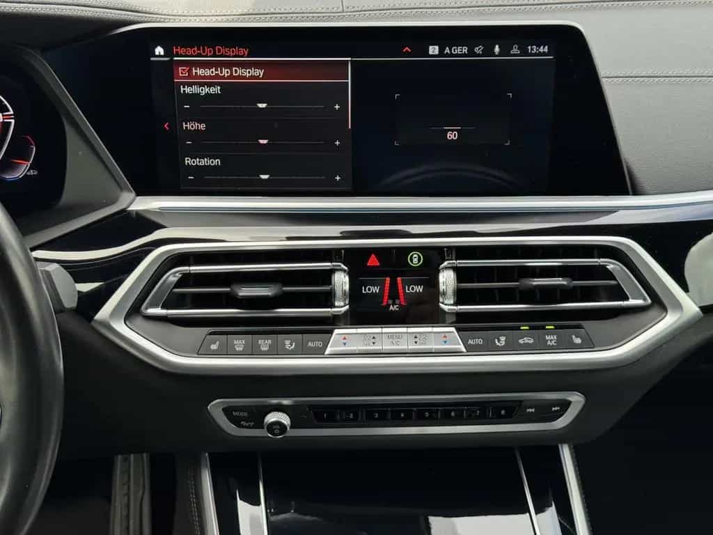 BMW X5 M50 i Laser Pano DrivAssProf Standheiz AHK3,5t 05/2022-photo-23