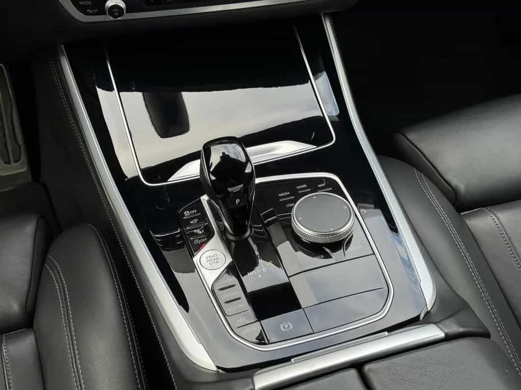 BMW X5 M50 i Laser Pano DrivAssProf Standheiz AHK3,5t 05/2022-photo-26