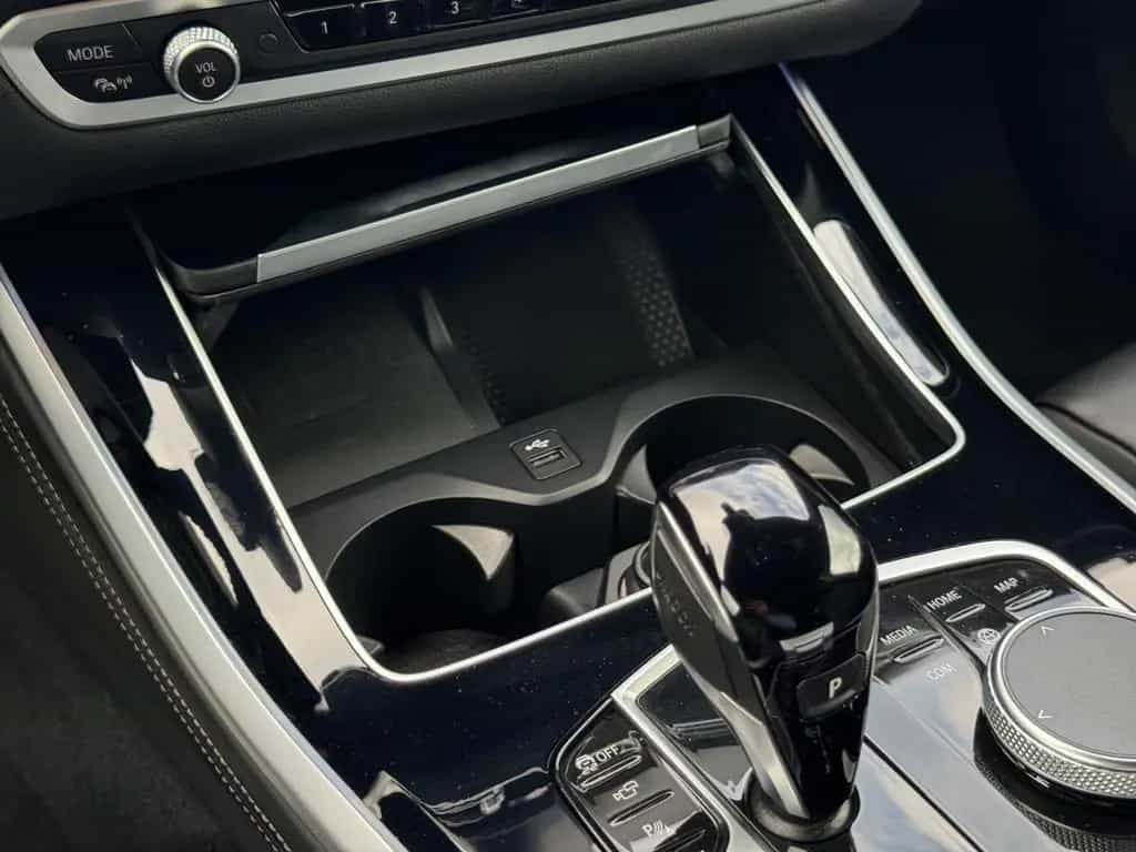 BMW X5 M50 i Laser Pano DrivAssProf Standheiz AHK3,5t 05/2022-photo-27