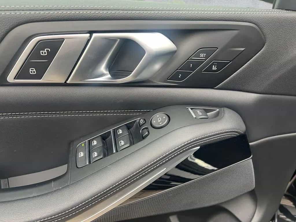 BMW X5 M50 i Laser Pano DrivAssProf Standheiz AHK3,5t 05/2022-photo-30