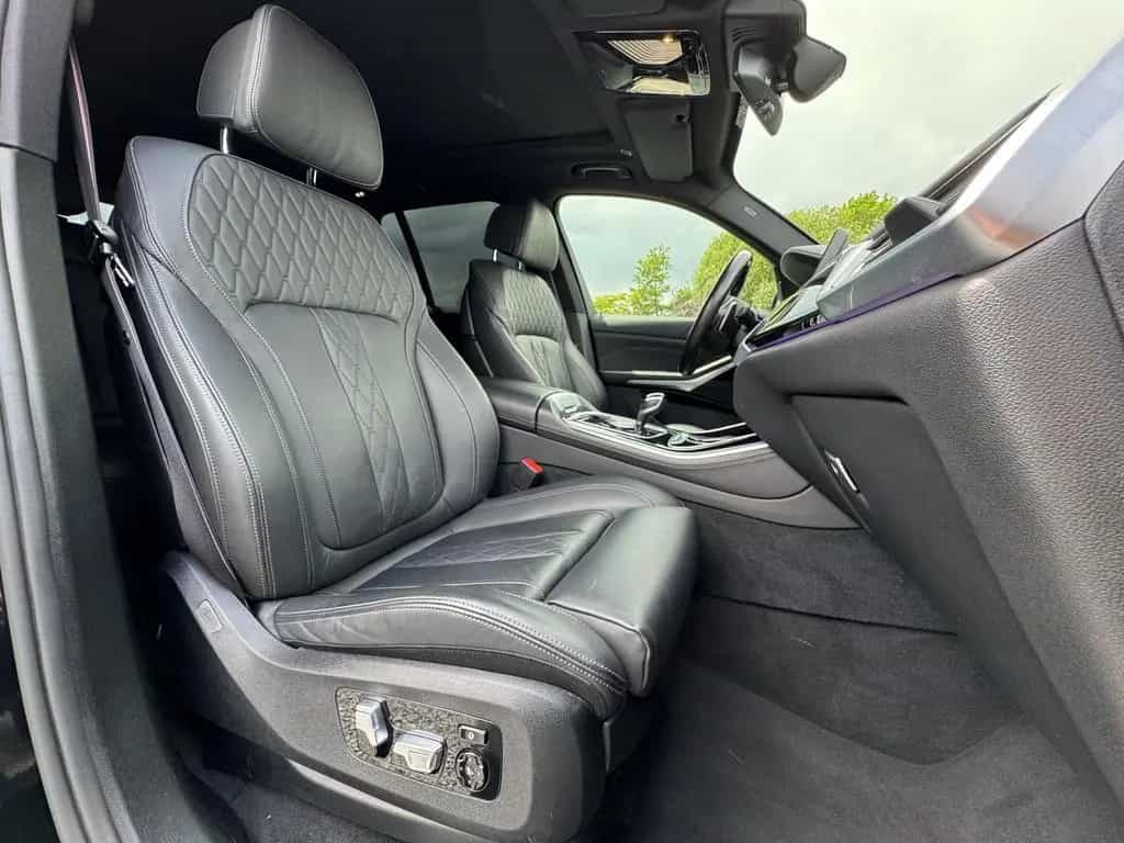 BMW X5 M50 i Laser Pano DrivAssProf Standheiz AHK3,5t 05/2022-photo-32