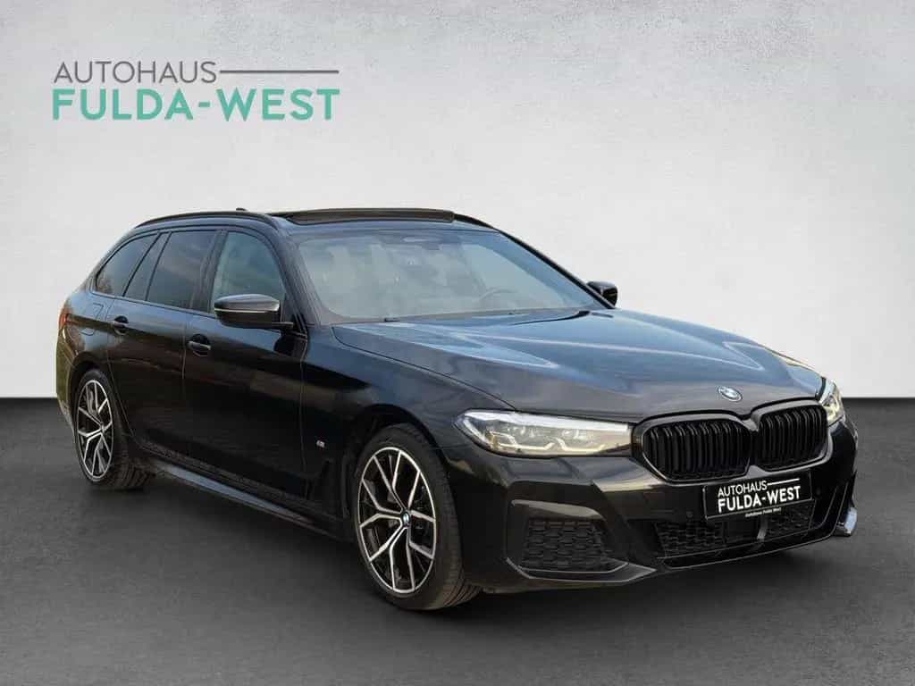 BMW 520 d Touring M Sport xDrive LED Pano Leder HuD 07/2021-photo-1