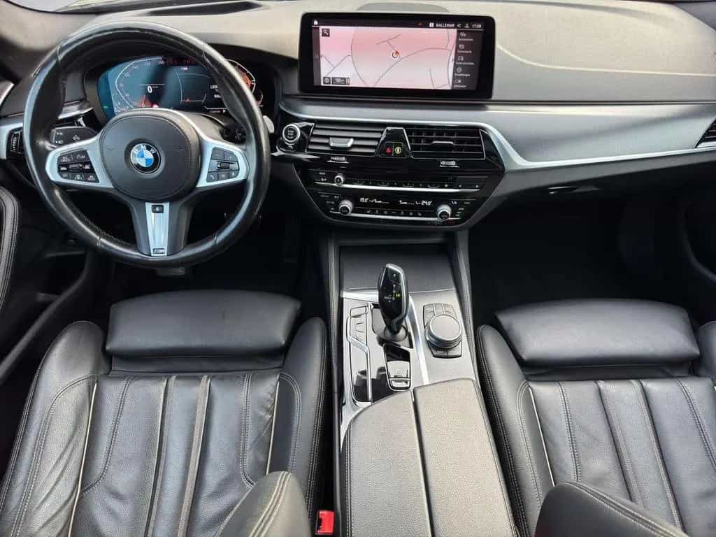 BMW 520 d Touring M Sport xDrive LED Pano Leder HuD 07/2021-photo-12