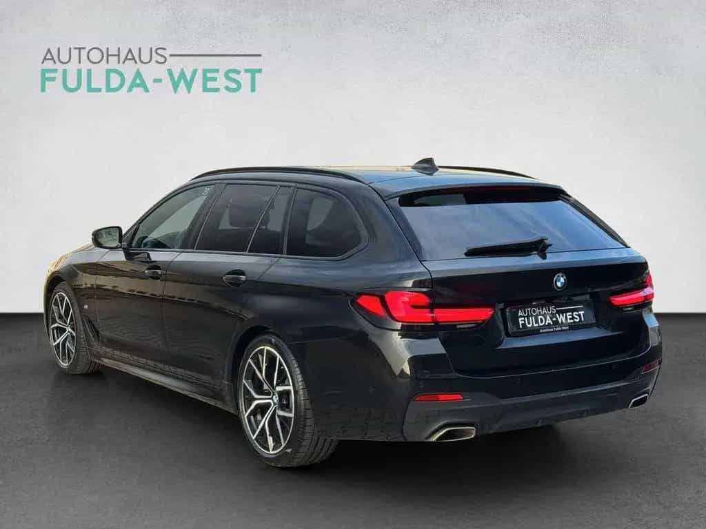 BMW 520 d Touring M Sport xDrive LED Pano Leder HuD 07/2021-photo-3