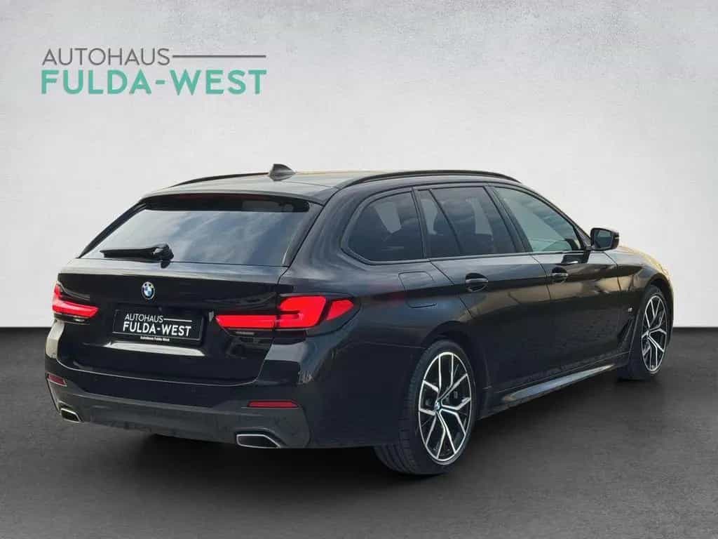 BMW 520 d Touring M Sport xDrive LED Pano Leder HuD 07/2021-photo-4