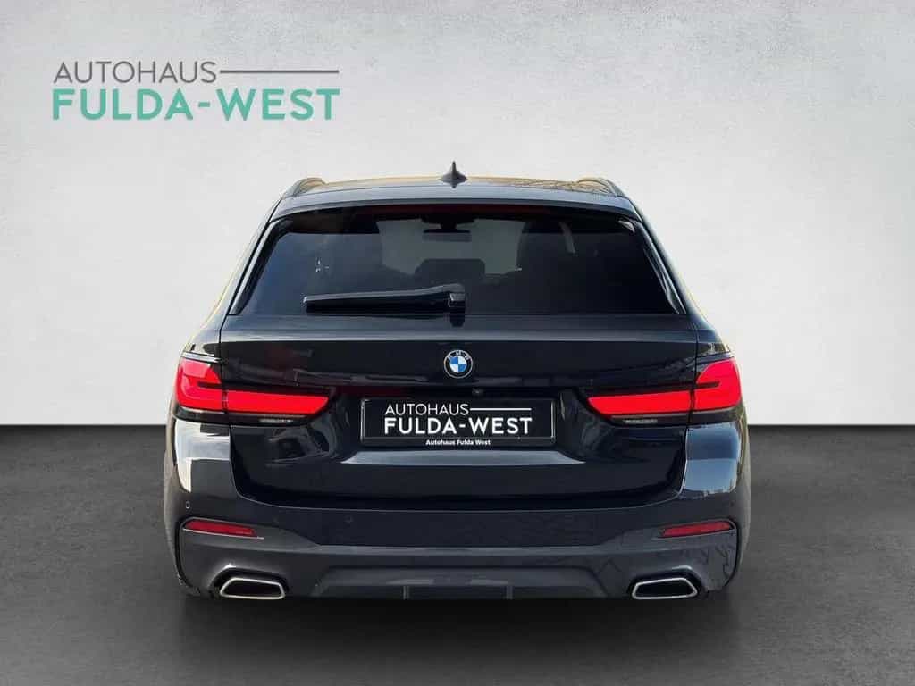 BMW 520 d Touring M Sport xDrive LED Pano Leder HuD 07/2021-photo-6