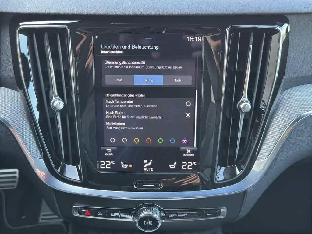 Volvo V60 B4 R Design LED Keyless Memory Alu18 Kamera 12/2021-photo-17