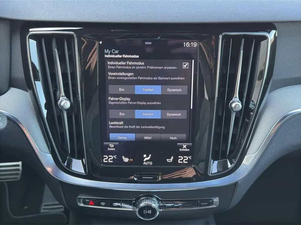 Volvo V60 B4 R Design LED Keyless Memory Alu18 Kamera 12/2021-photo-18