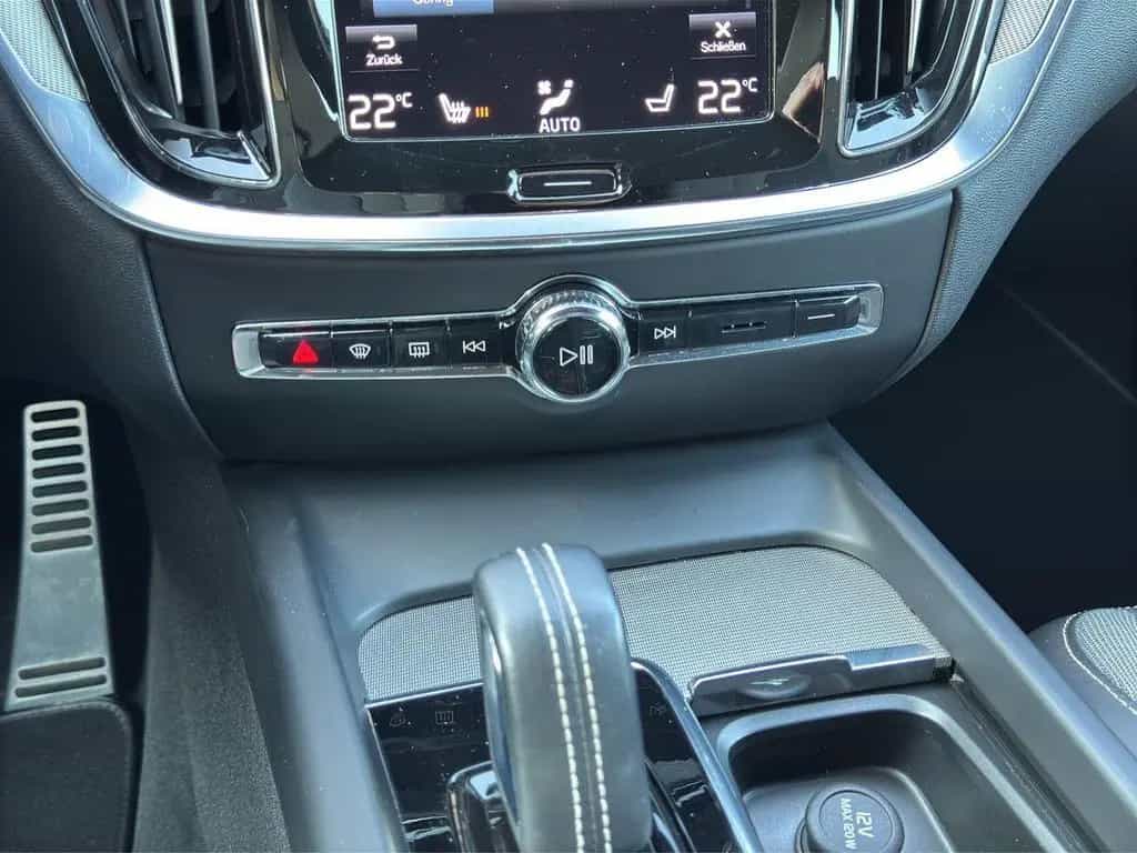 Volvo V60 B4 R Design LED Keyless Memory Alu18 Kamera 12/2021-photo-21