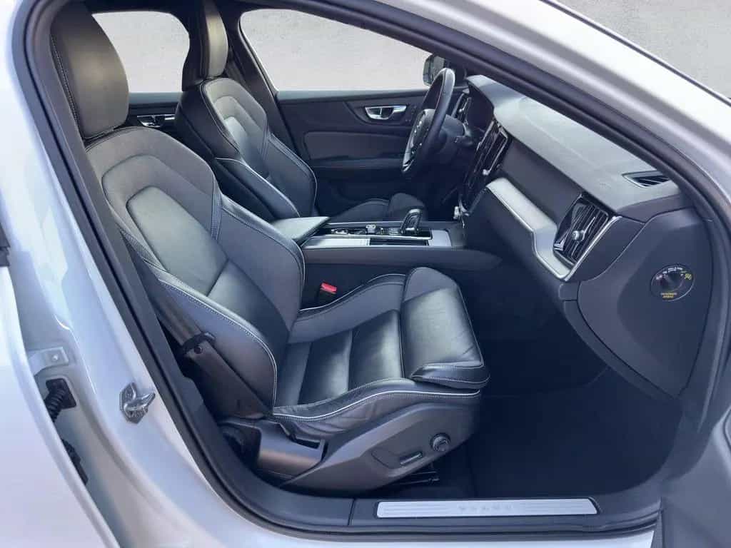Volvo V60 B4 R Design LED Keyless Memory Alu18 Kamera 12/2021-photo-24