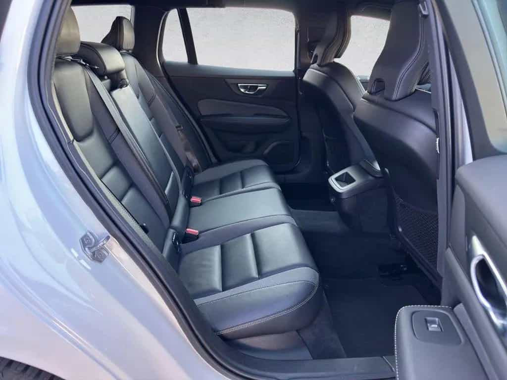 Volvo V60 B4 R Design LED Keyless Memory Alu18 Kamera 12/2021-photo-27