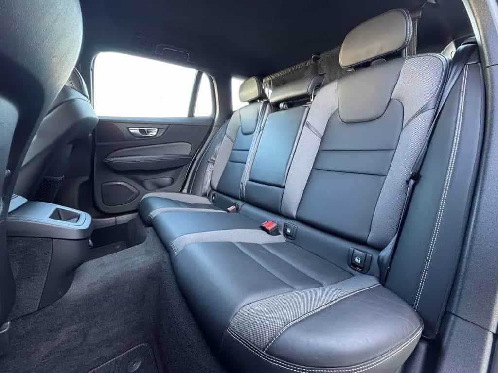 Volvo V60 B4 R Design LED Keyless Memory Alu18 Kamera 12/2021-photo-28