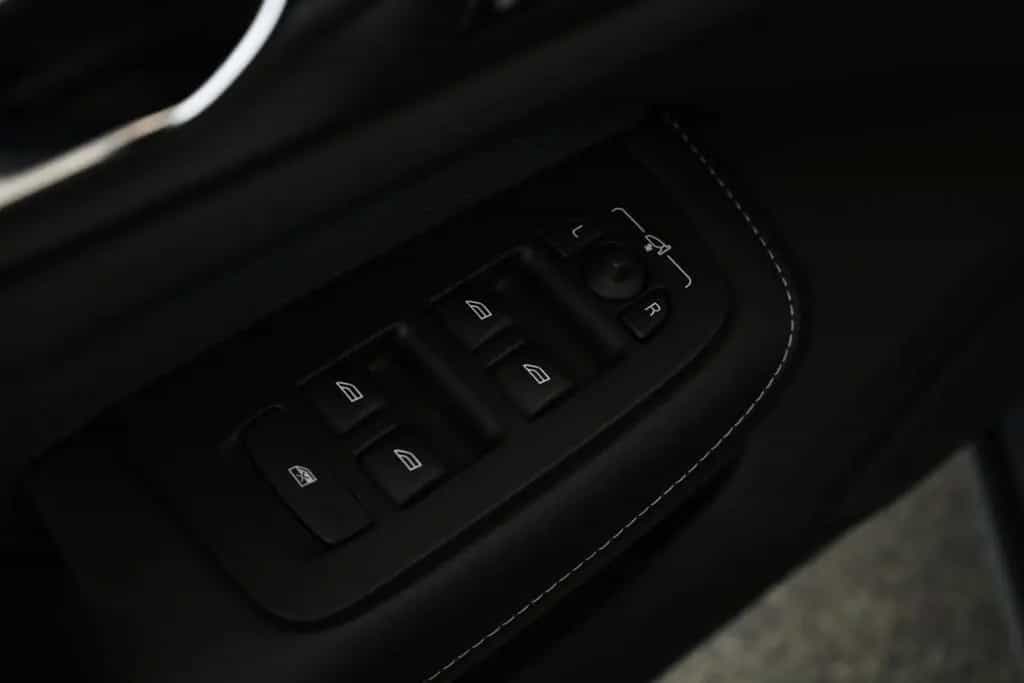 Volvo S60 B4 R-Design LED HarmanK Pilot KeyGo STHZ 360 01/2022-photo-17