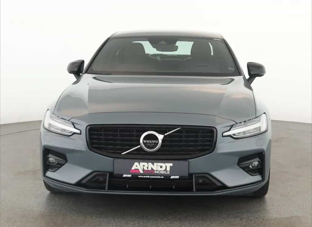 Volvo S60 B4 R-Design LED HarmanK Pilot KeyGo STHZ 360 01/2022-photo-3