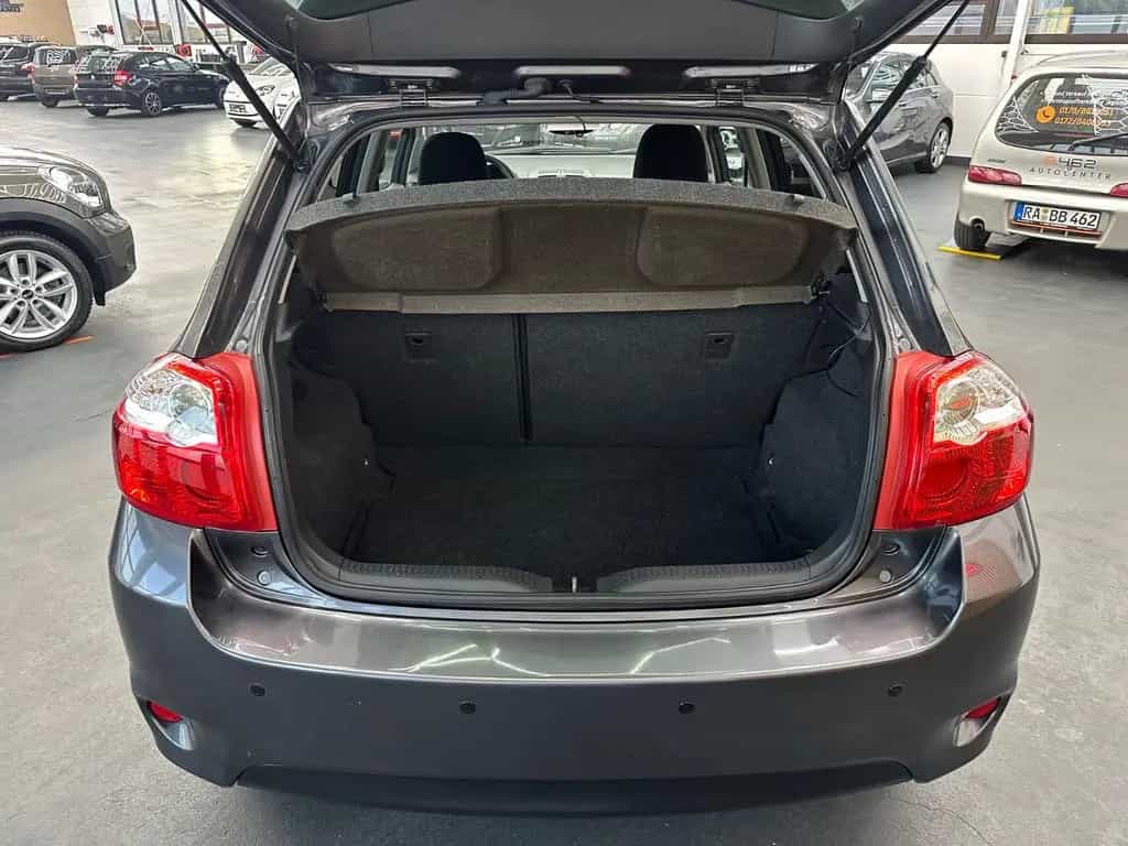 Toyota Auris Club 1.6 16V **72tkm** HU/AU 07/2027 09/2010-photo-9