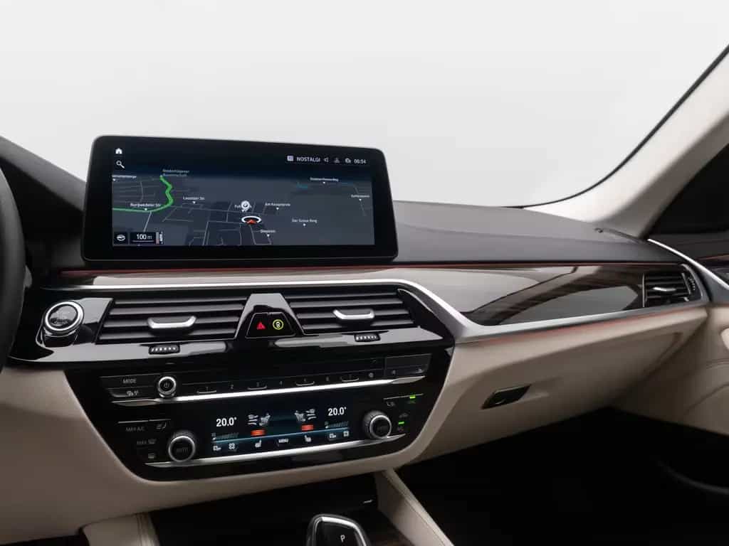 BMW 520 d Luxury Line Kamera DAB HiFi WLAN Alarm 19" 05/2023-photo-21