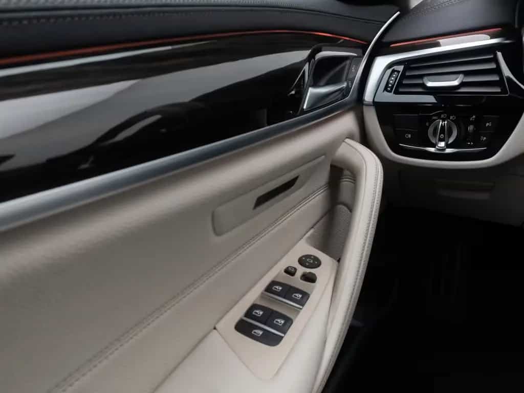 BMW 520 d Luxury Line Kamera DAB HiFi WLAN Alarm 19" 05/2023-photo-32