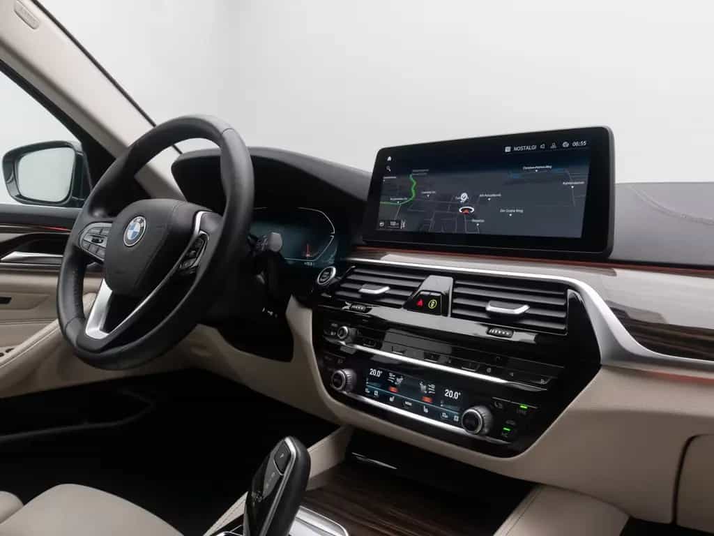 BMW 520 d Luxury Line Kamera DAB HiFi WLAN Alarm 19" 05/2023-photo-35